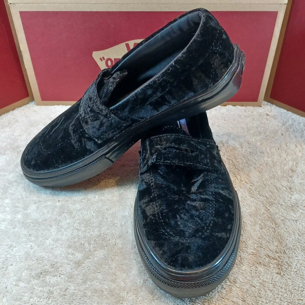 Vans Men's 4/Women's 5.5 Style 53 Slip On Black Velvet VN0A5HEL5AA